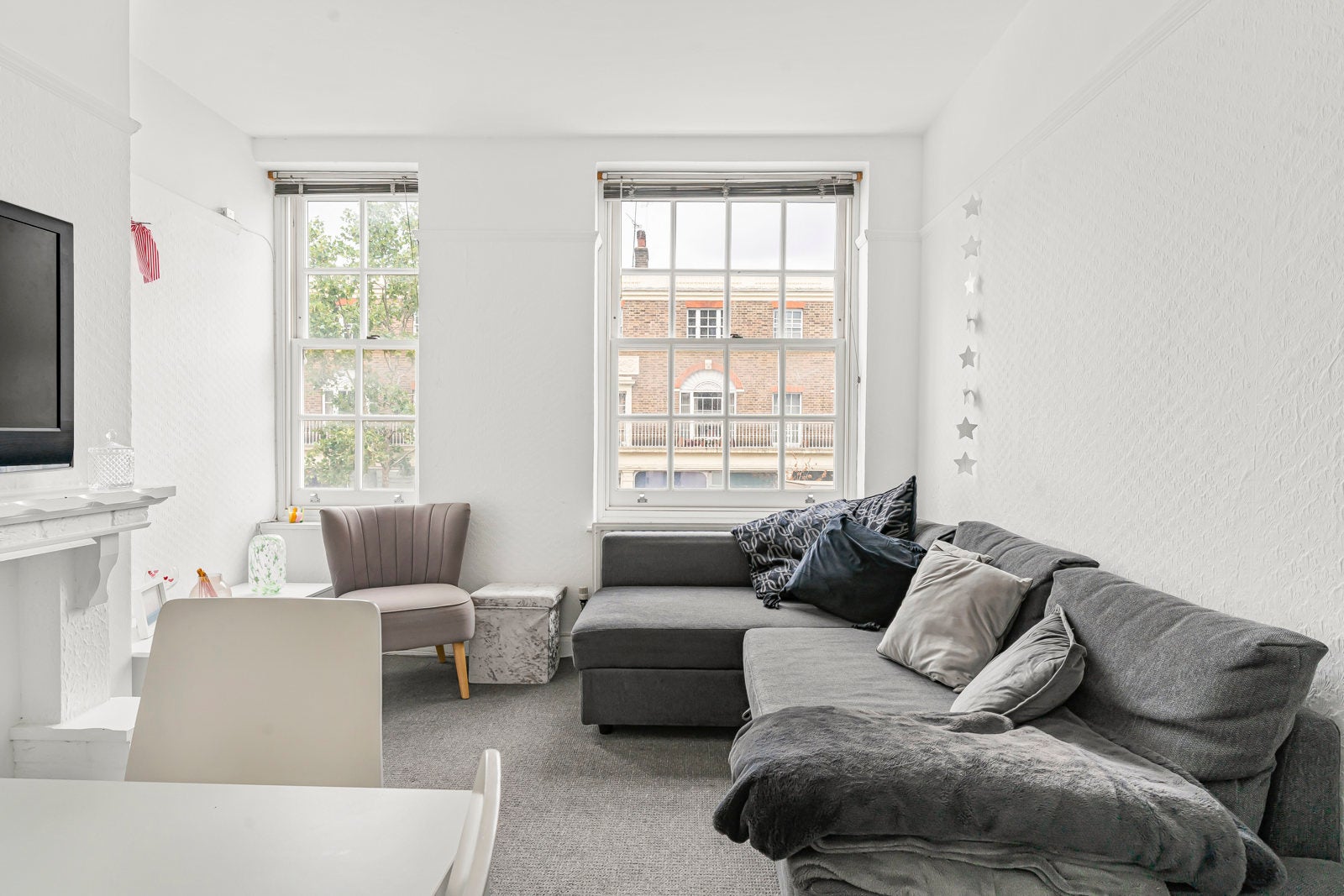 Flat Kennington Lane in Greater London