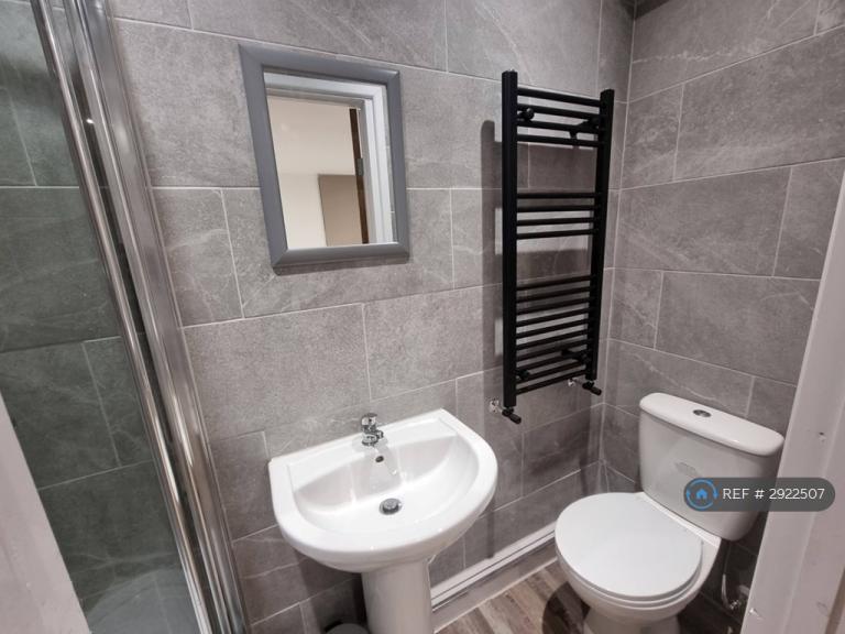 Room John Rous Avenue in Coventry