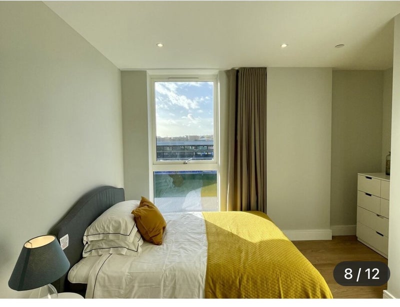 Room Plough Lane in Greater London