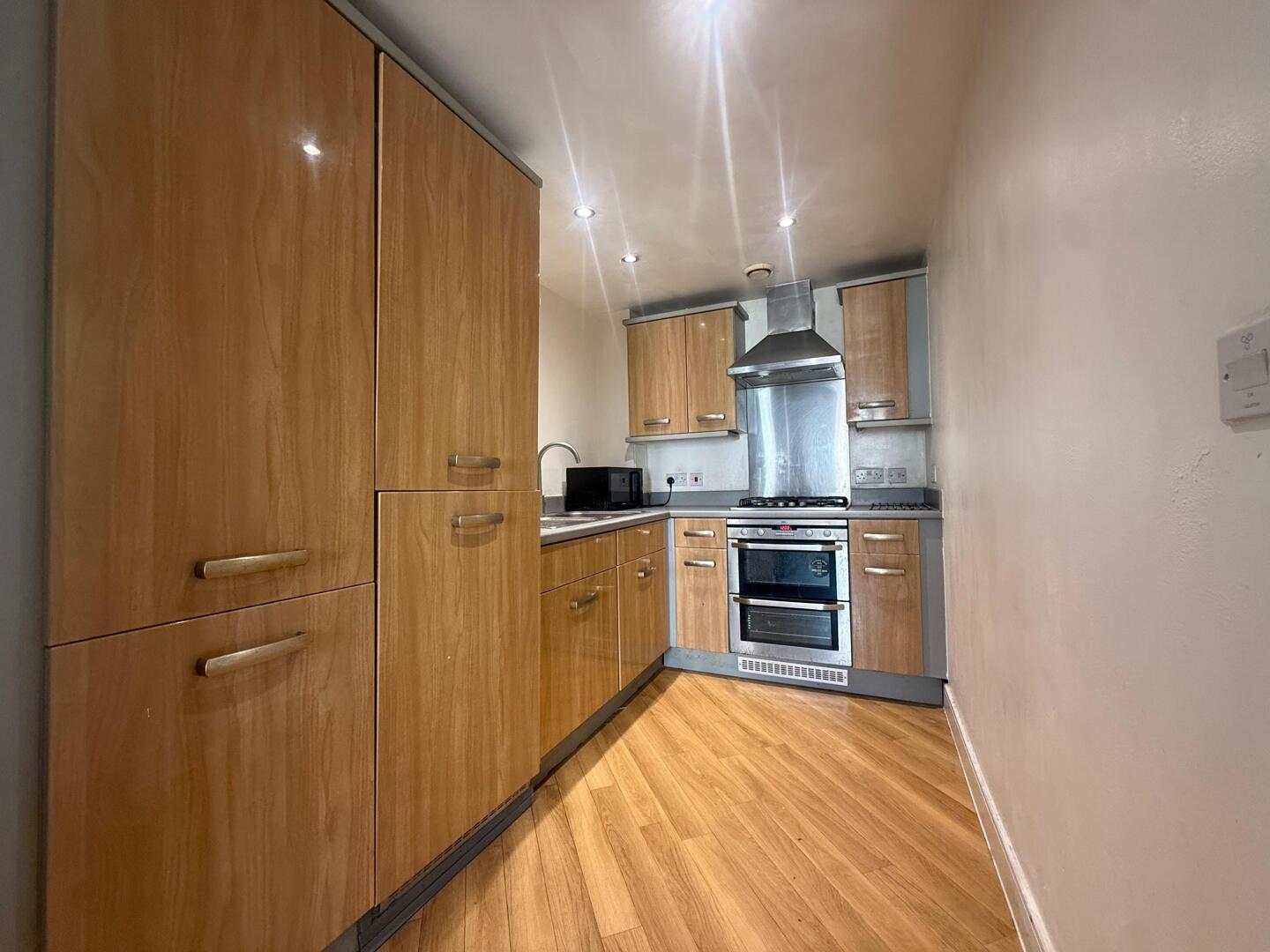 Flat Bramley Crescent in Greater London