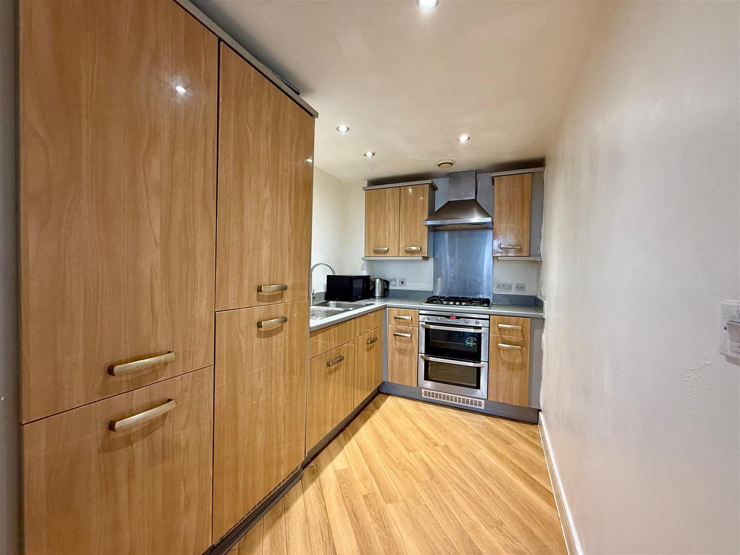 Flat Bramley Crescent in Greater London