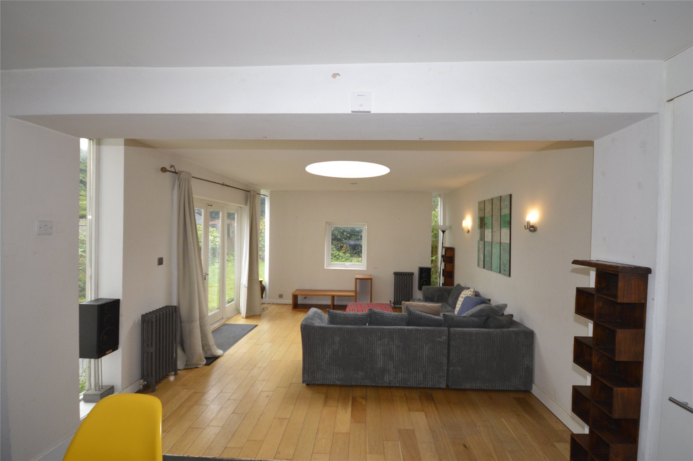 Flat Elmbourne Road in Greater London