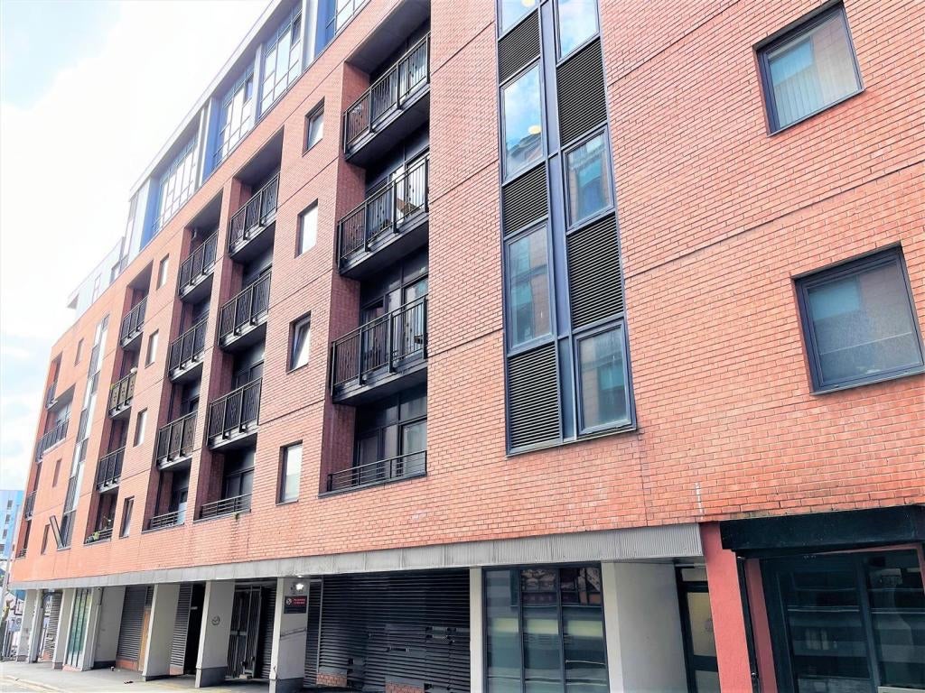 Flat Benson Street in Liverpool