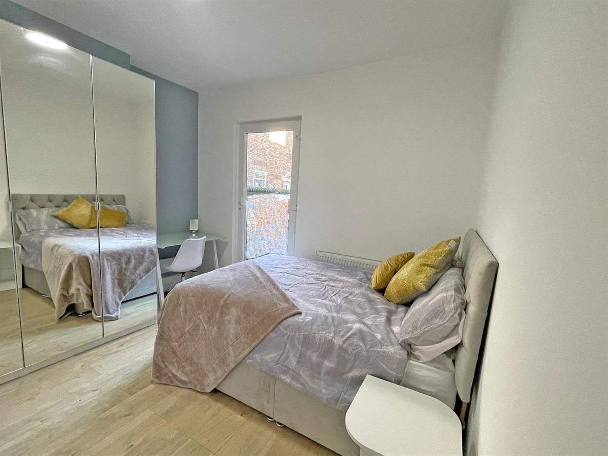 Room Rutland Road in Bedford