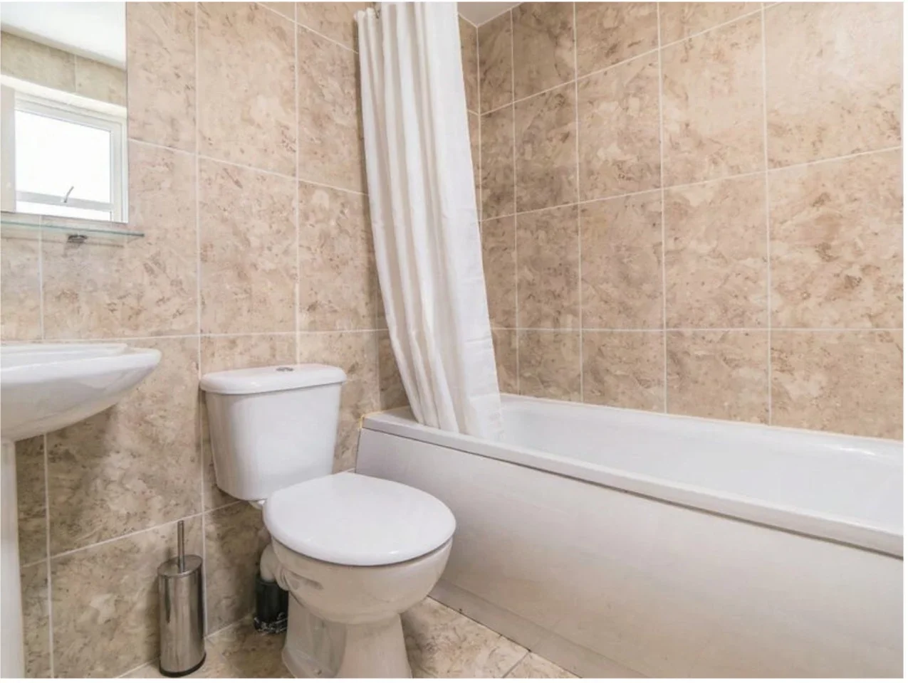 Room Alloa Road in Greater London