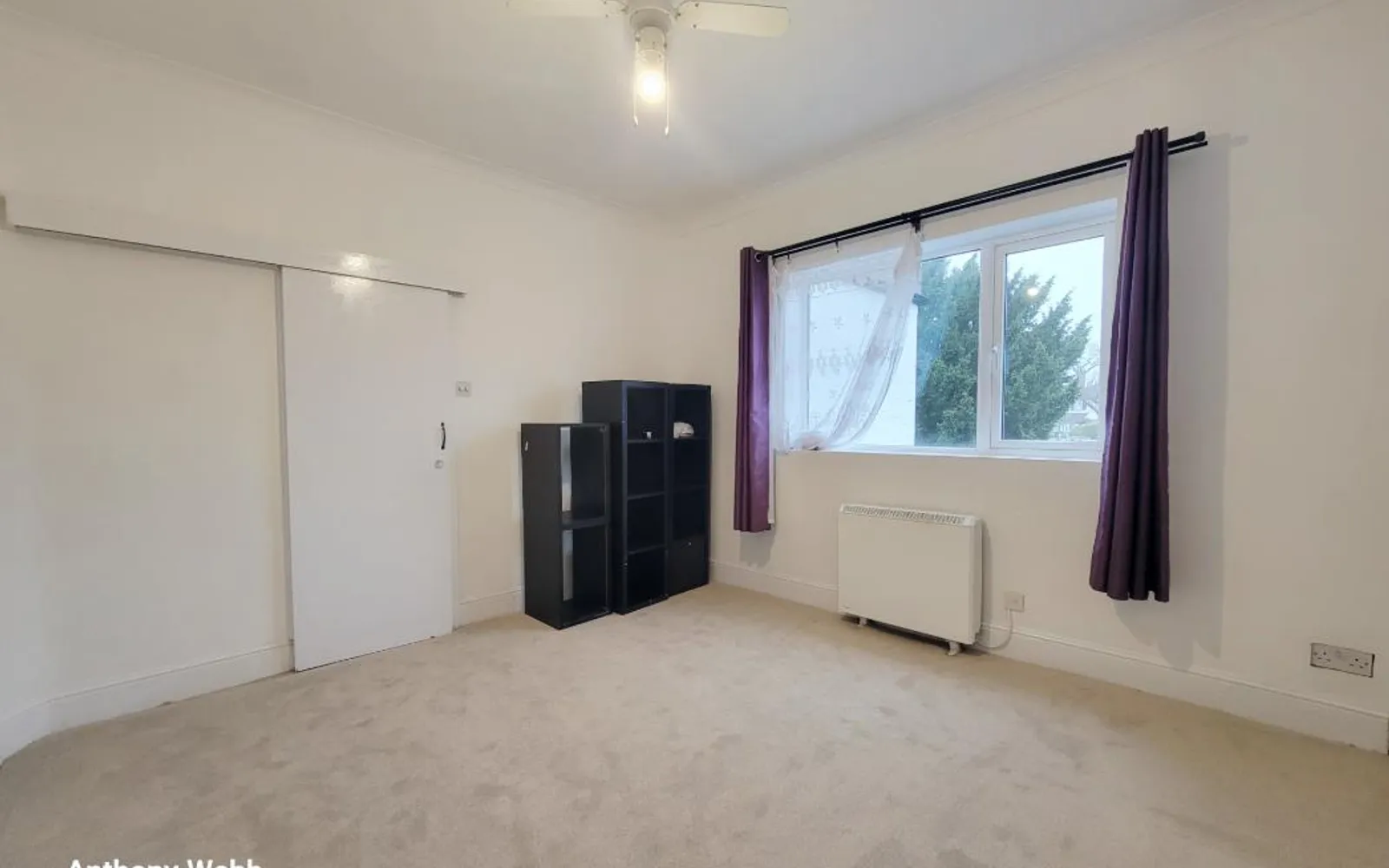 Flat Lodge Drive in Greater London