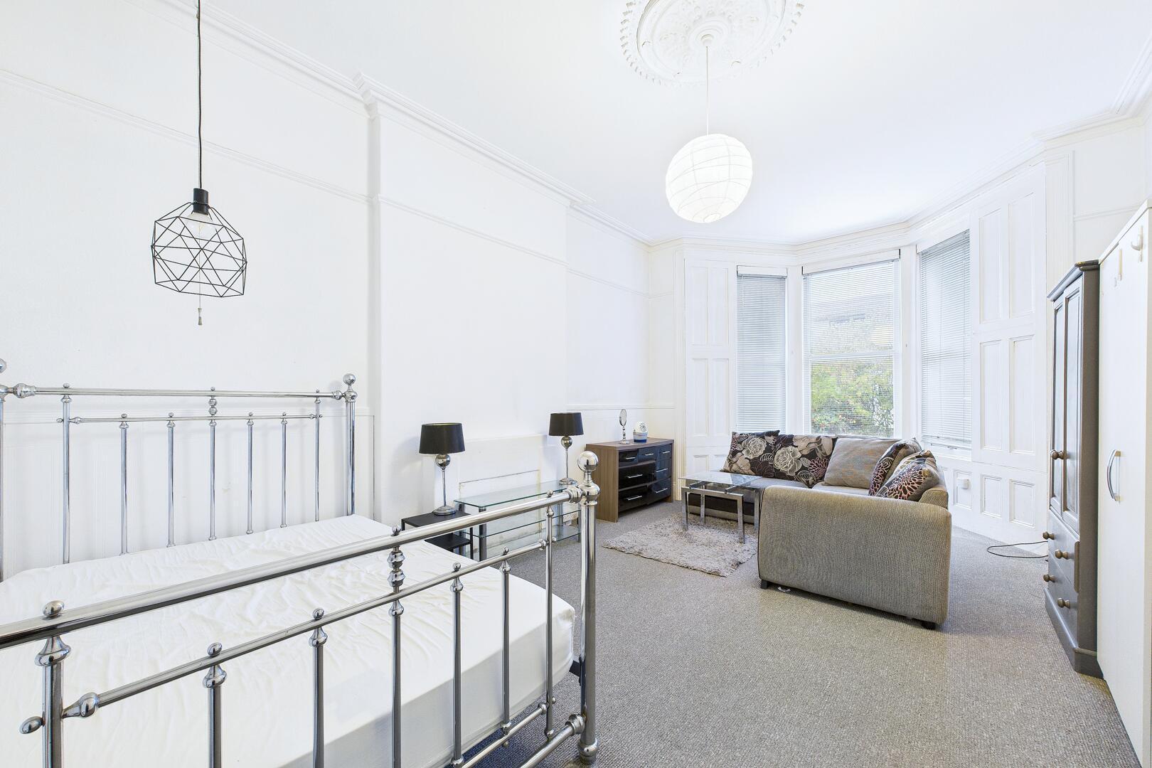 Room Pottery Close in Weston-super-Mare