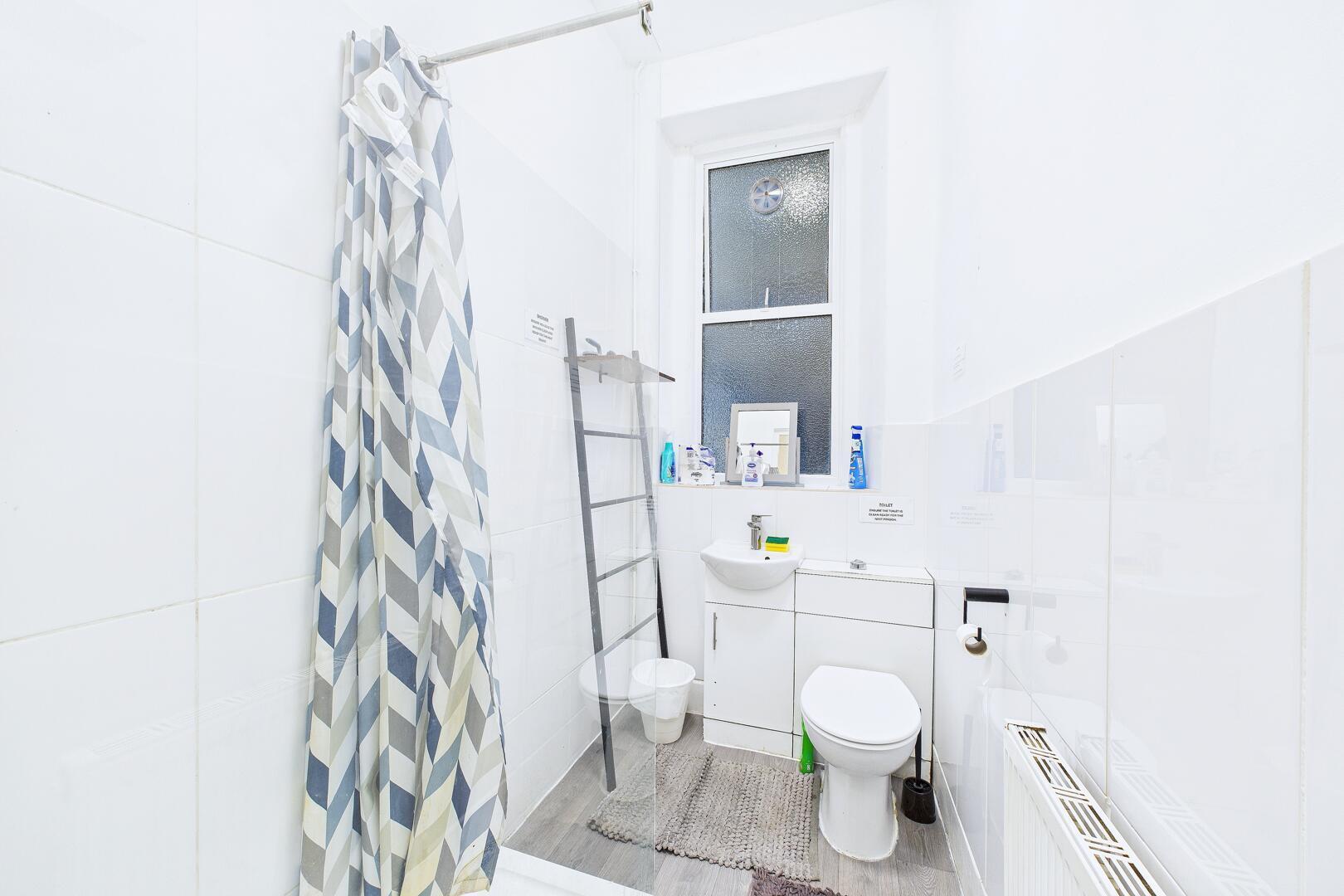 Room Pottery Close in Weston-super-Mare