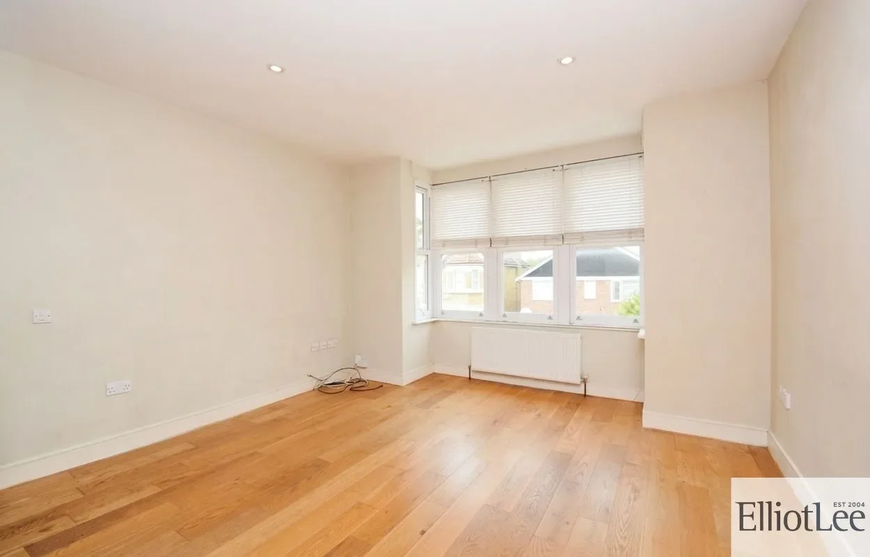 Flat Cunningham Park in Greater London