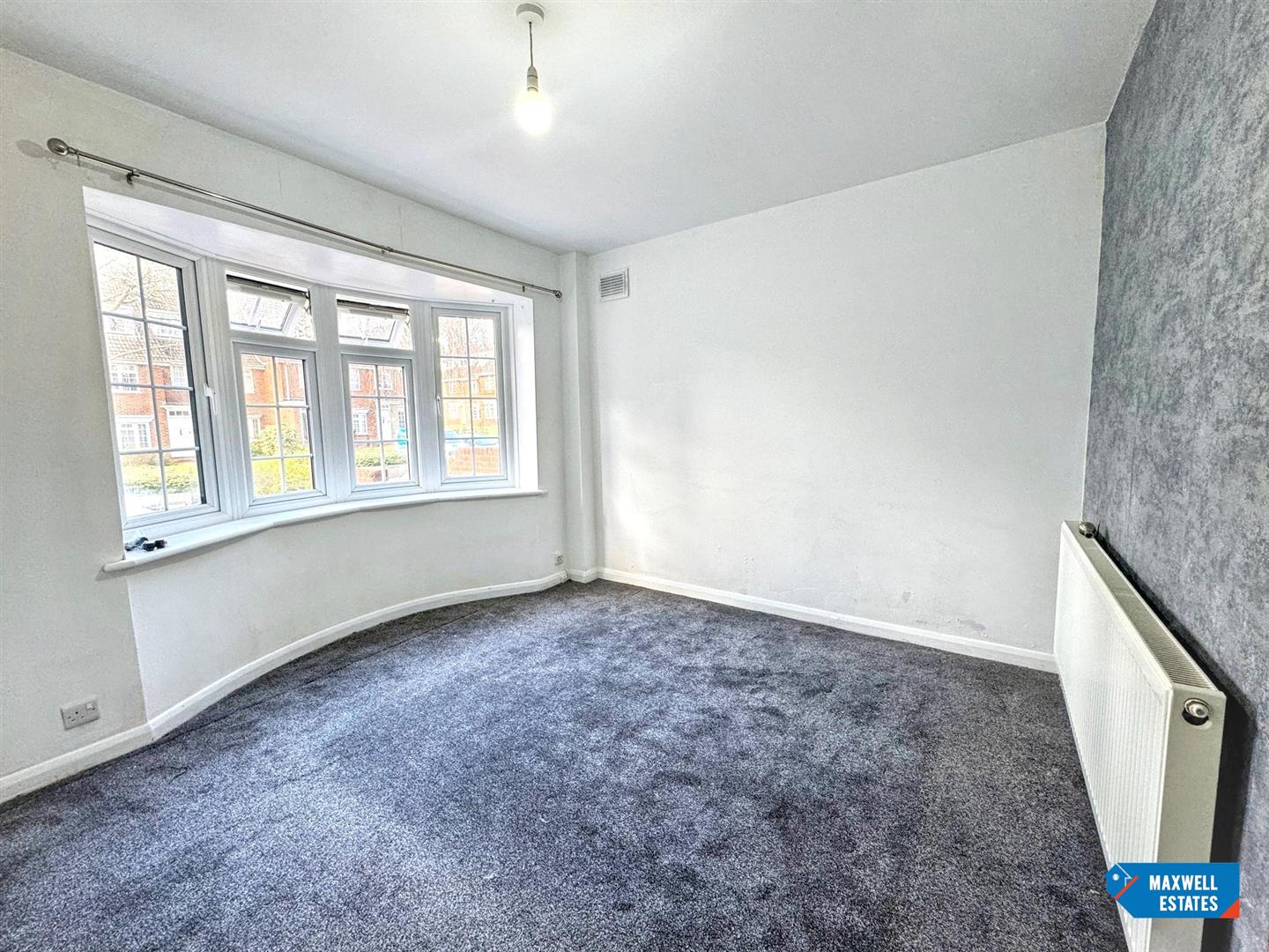 Flat Fairlawns in Watford