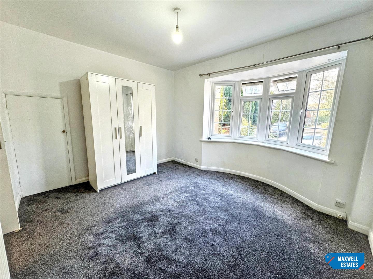 Flat Fairlawns in Watford