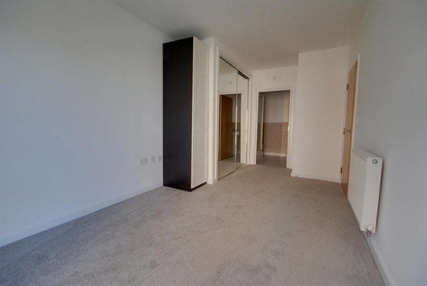 Flat Manhattan Avenue in Watford