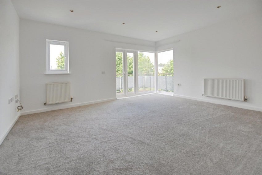 Flat Manhattan Avenue in Watford