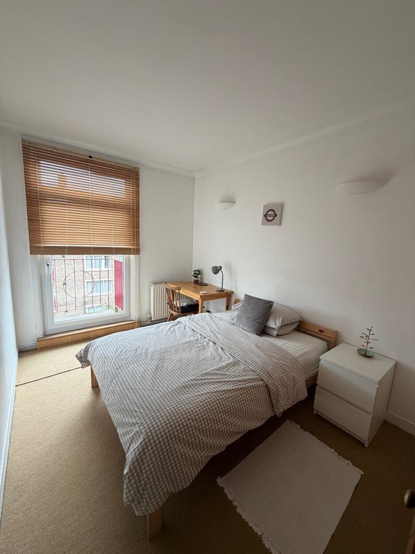 Room Maysoule Road in Greater London
