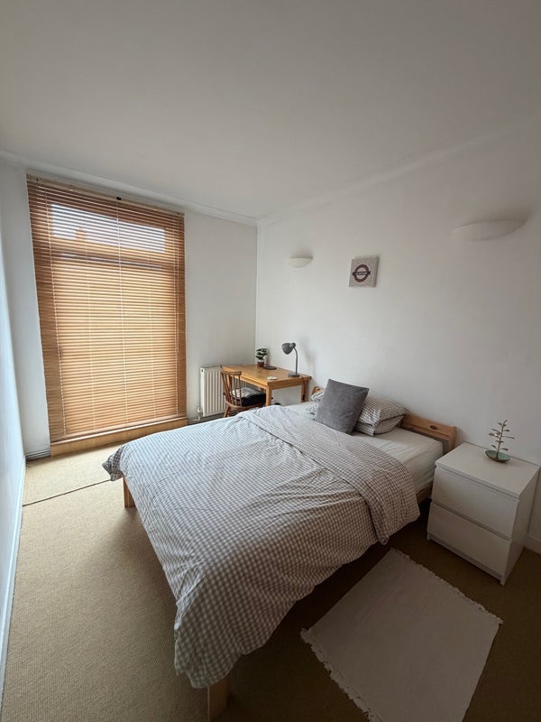 Room Maysoule Road in Greater London