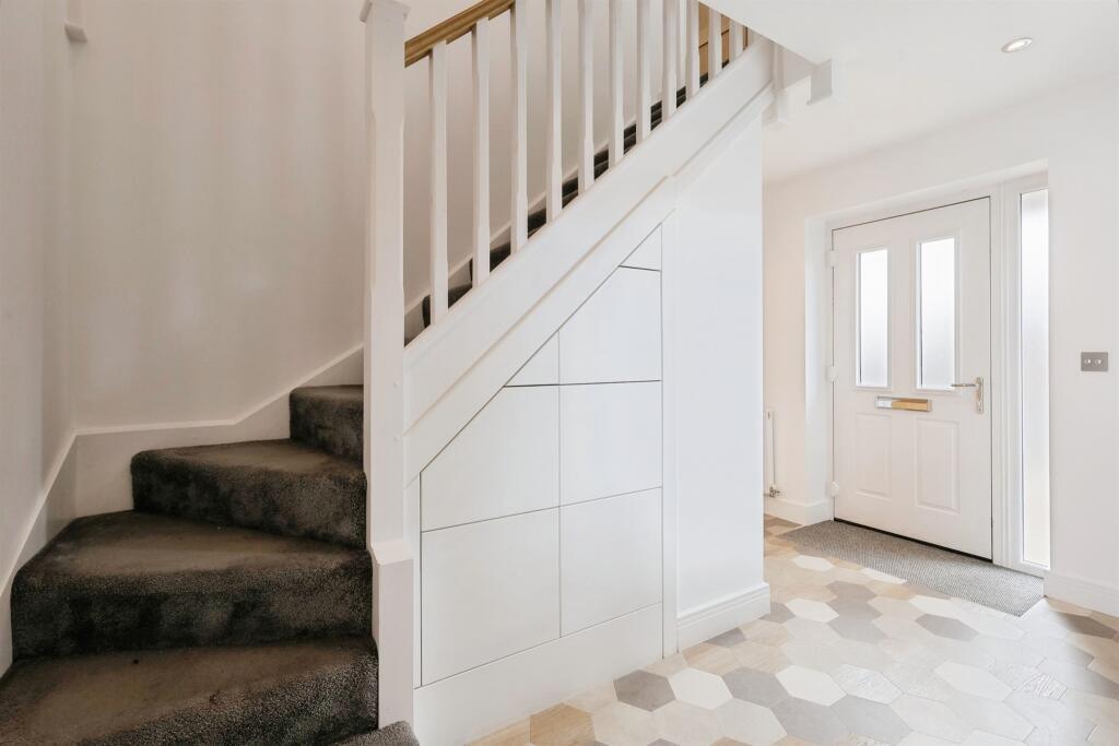 Flat Pagnell Close in Hardingstone
