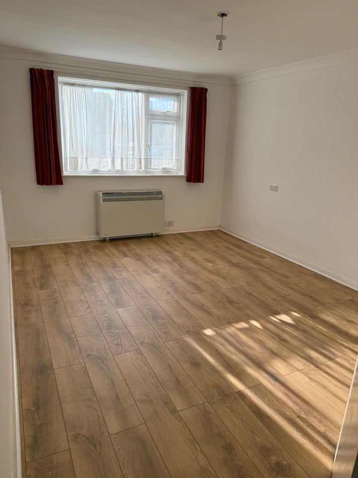 Flat Cunningham Park in Greater London