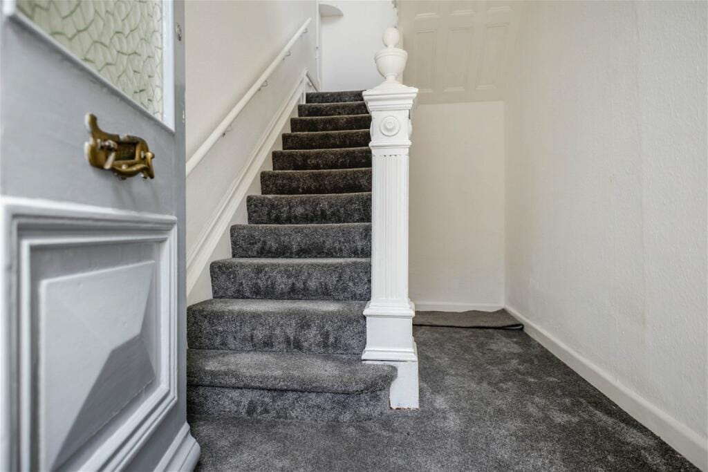 Flat Laburnum Grove in Portsmouth