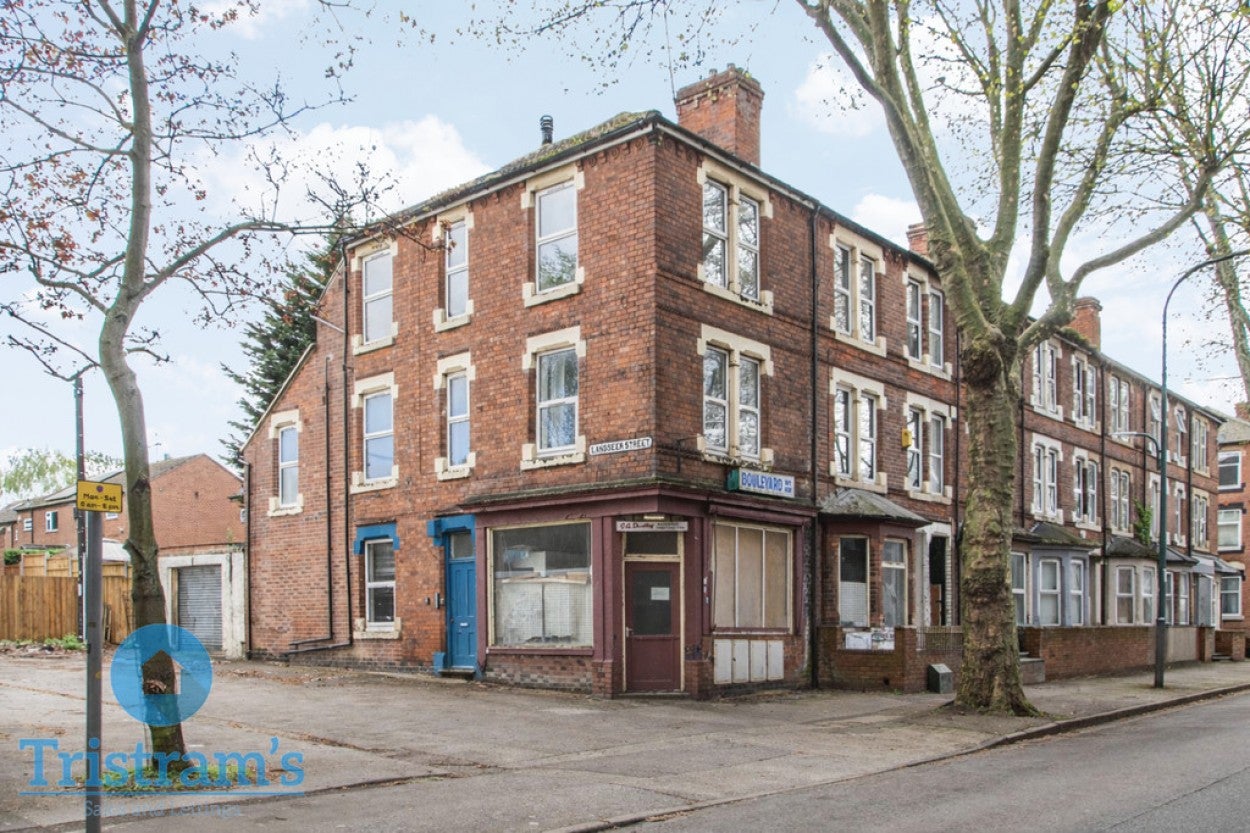 Flat Norwood Road in Nottingham
