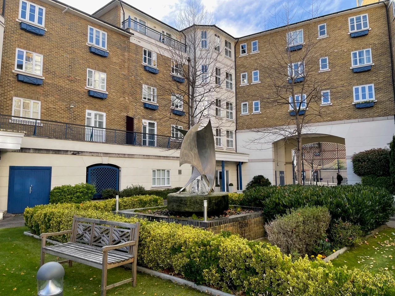 Flat Victory Place in Greater London