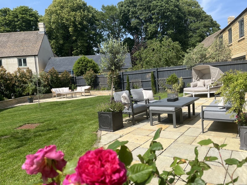 Flat Cadet Close in Cotswold District