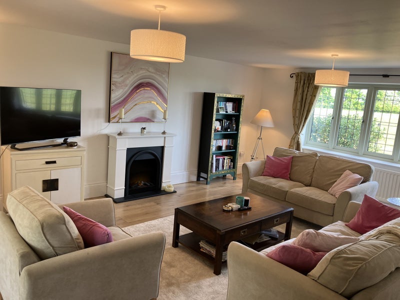 Flat Cadet Close in Cotswold District