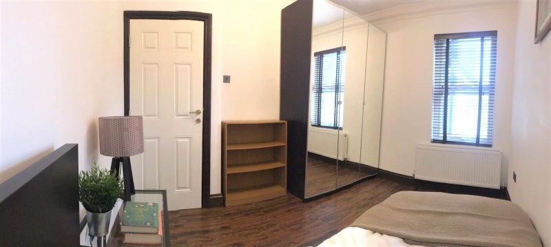 Room Langthorne Road in Greater London