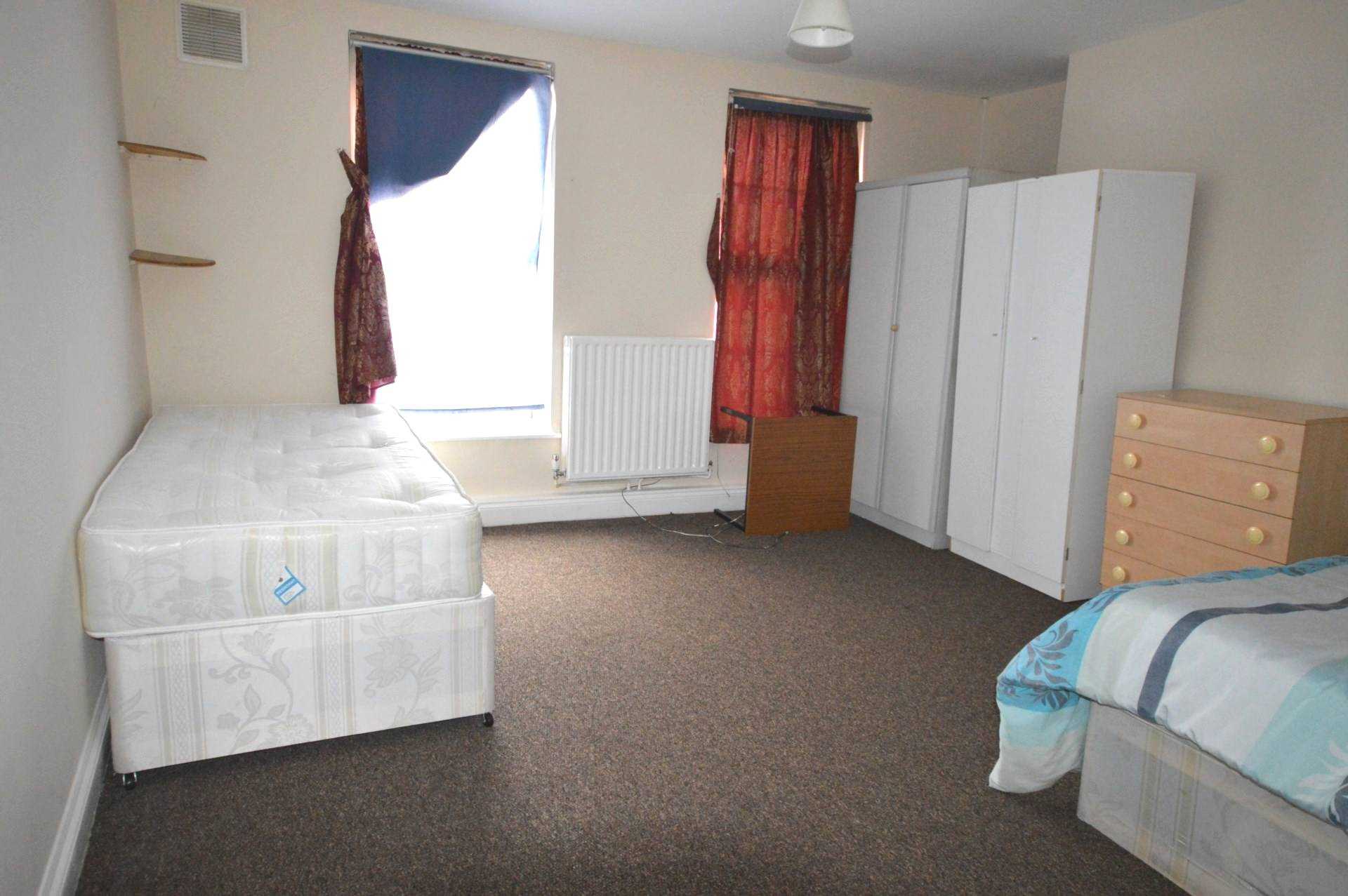 Flat Leytonstone Road in Greater London