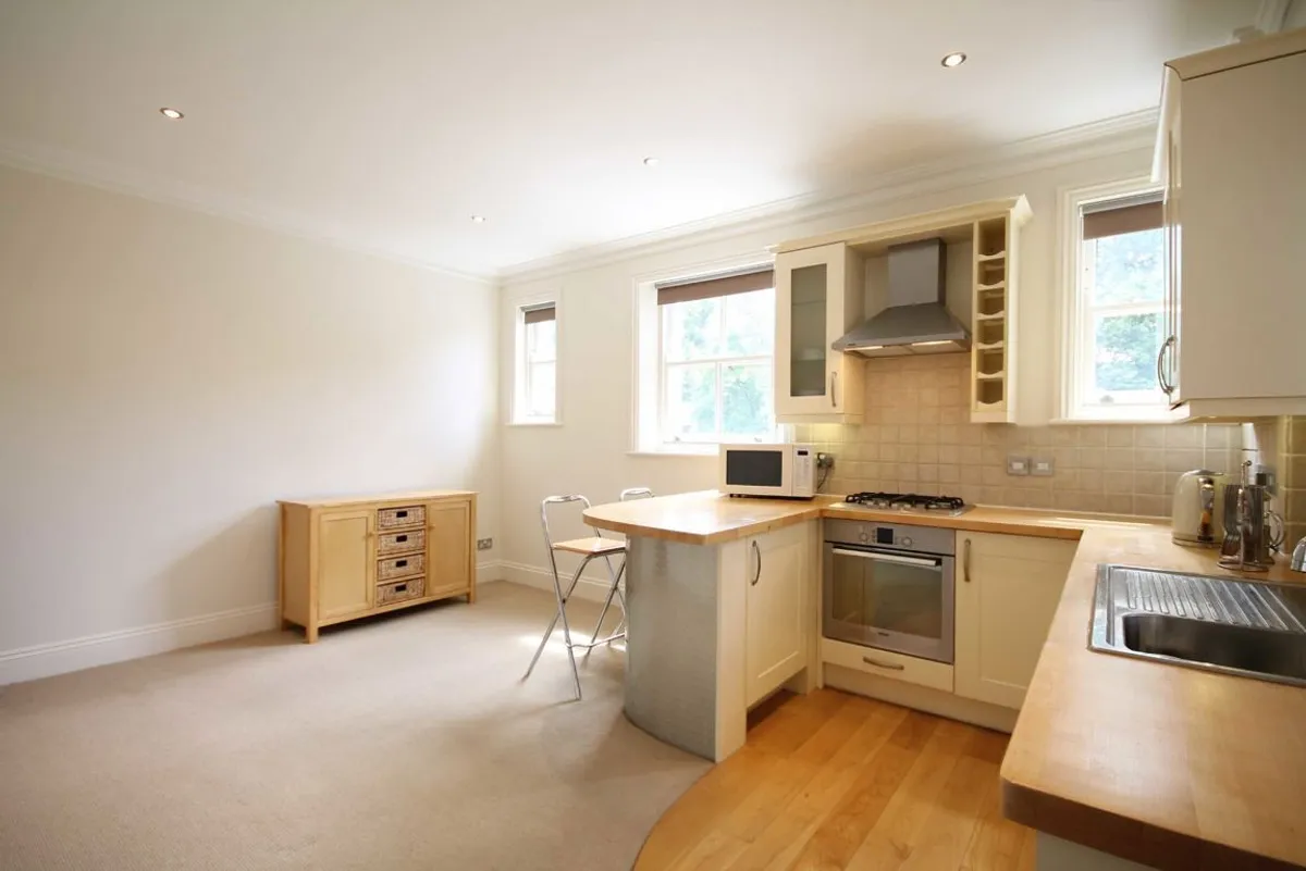 Flat Richmond Road in Greater London