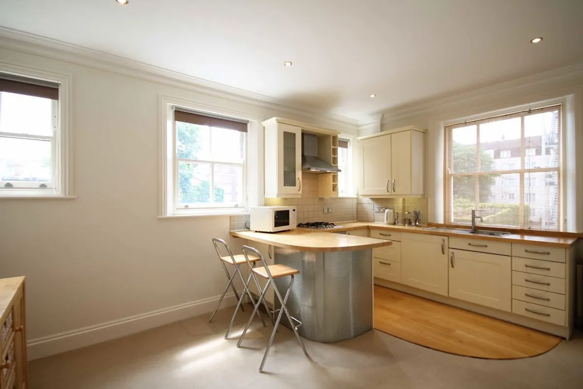 Flat Richmond Road in Greater London