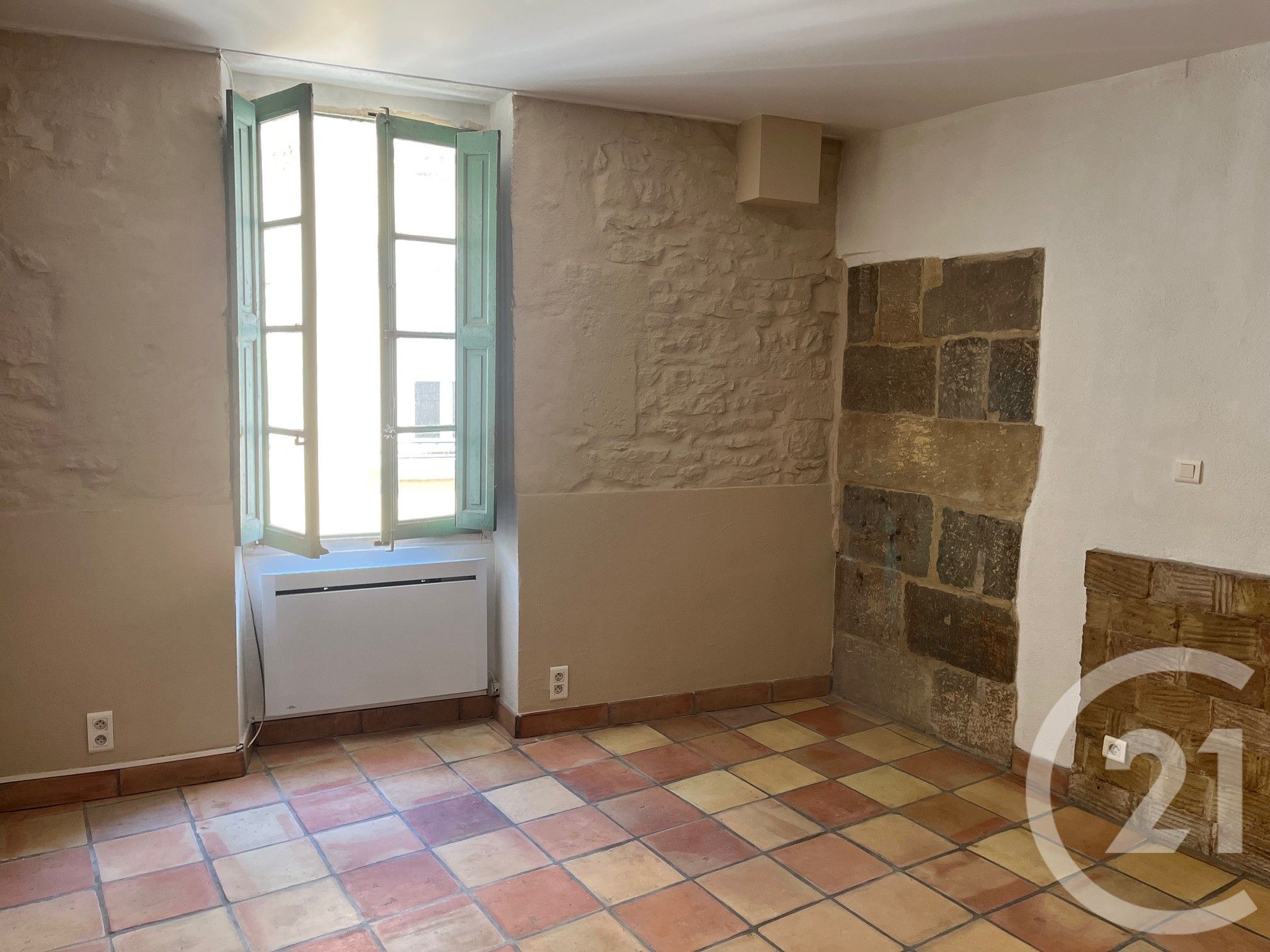 Flat Place Denfert Rochereau in Lunel