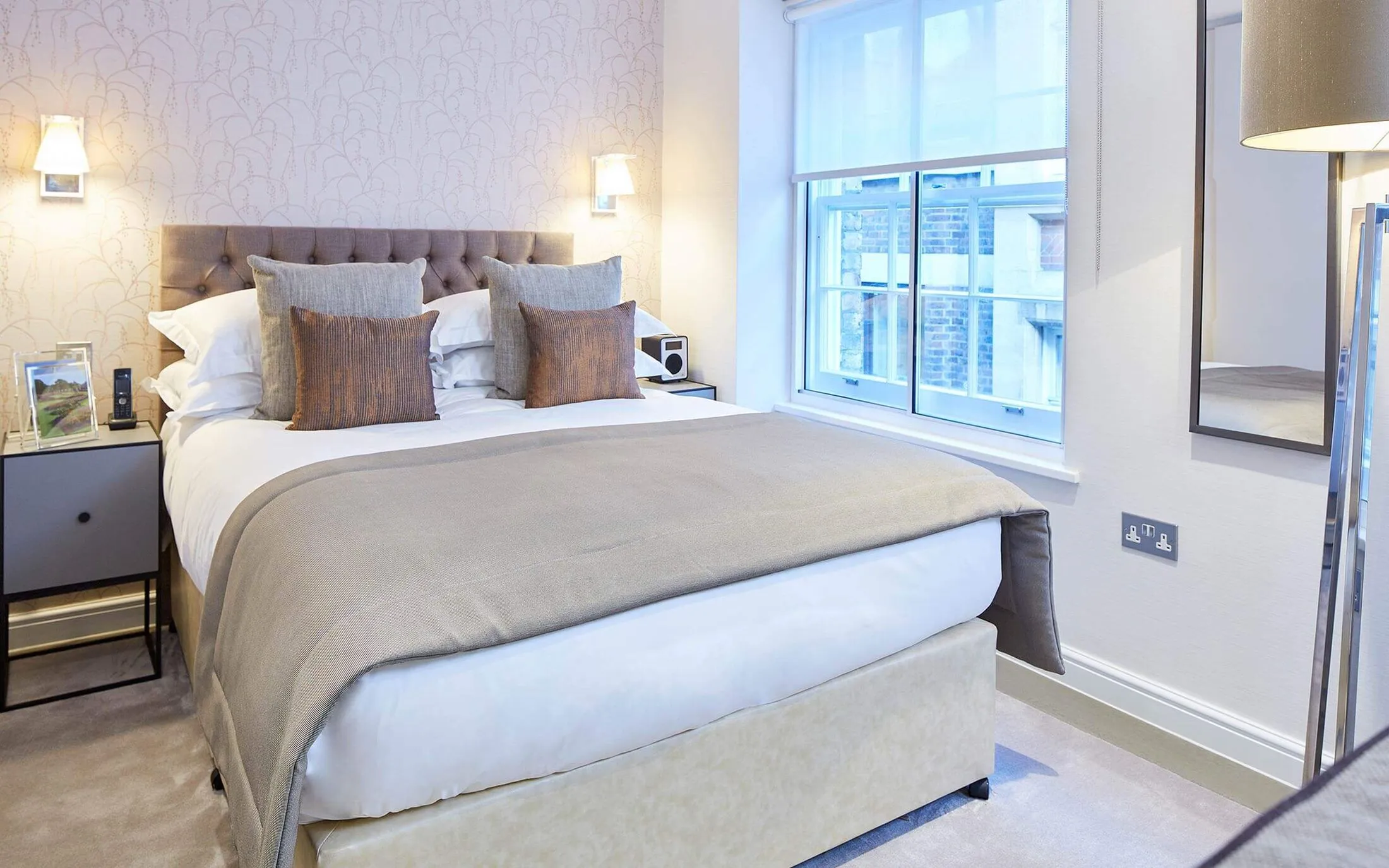 Flat Watling Street in City of London