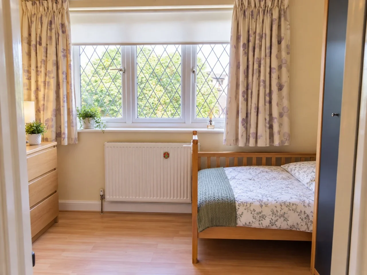 House Oakdale Gardens in Greater London