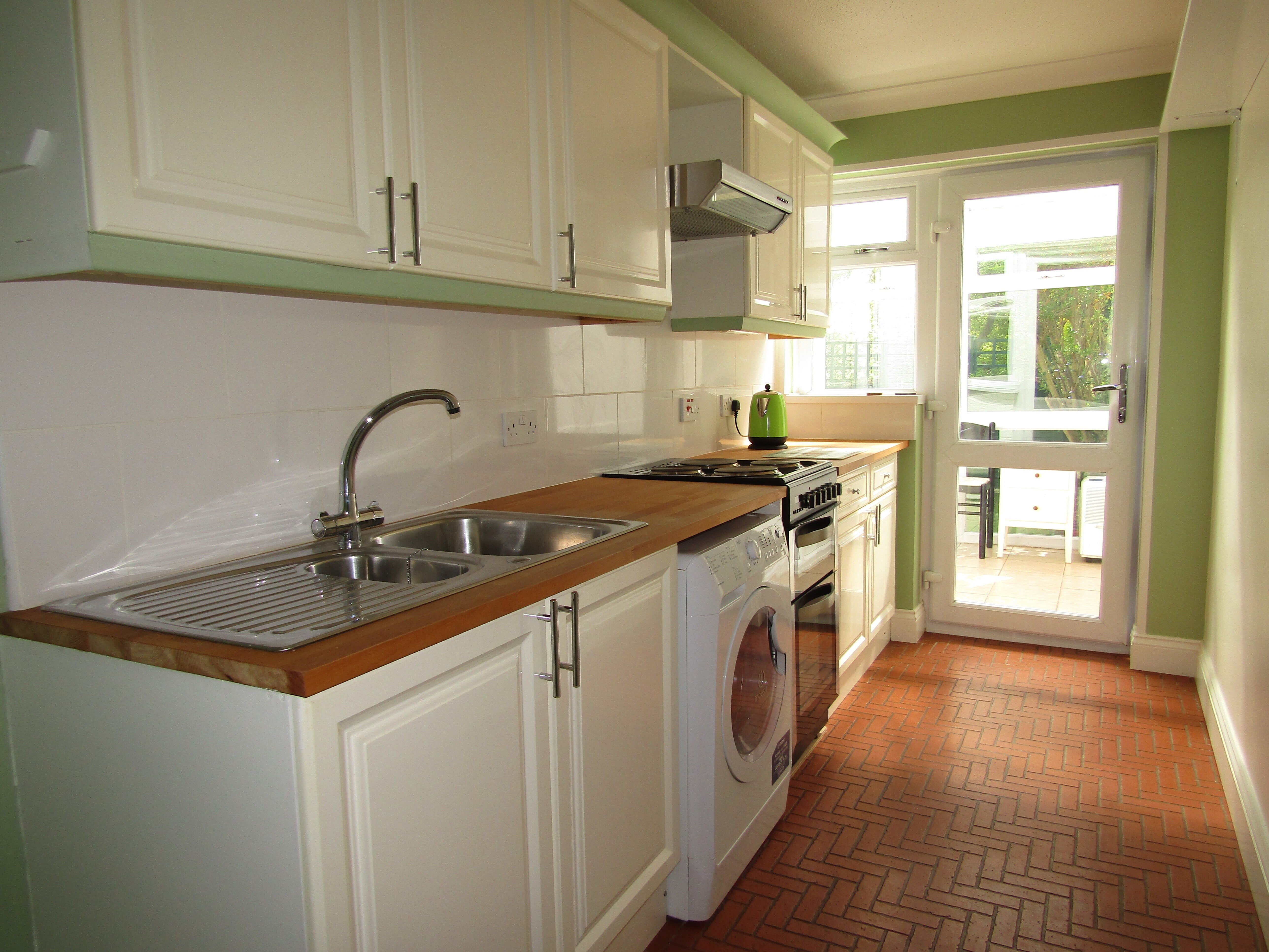 Flat Pine Grove in Gillingham