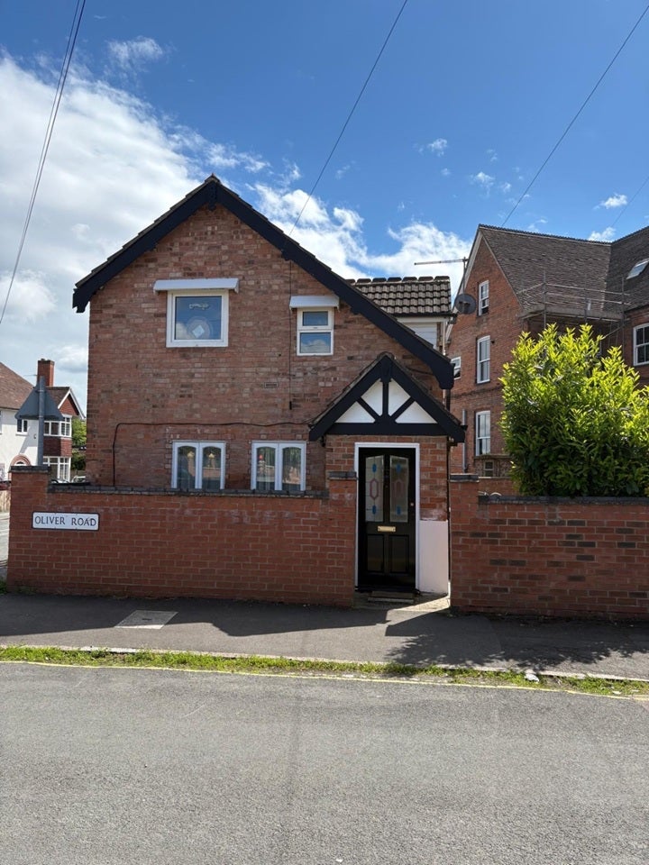 House Oliver Road in Charnwood