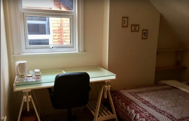 Room Mayo Road in Nottingham