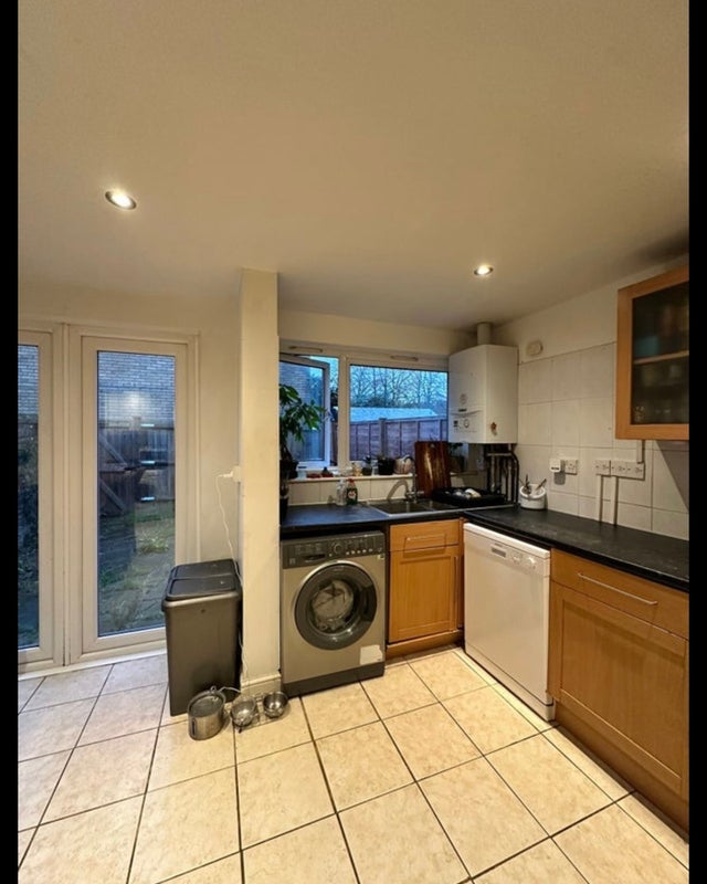 Room Bowater Close in Greater London