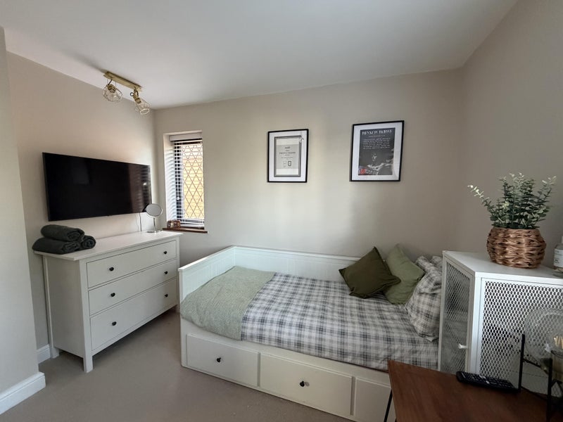Room Cecil Road in Ipswich