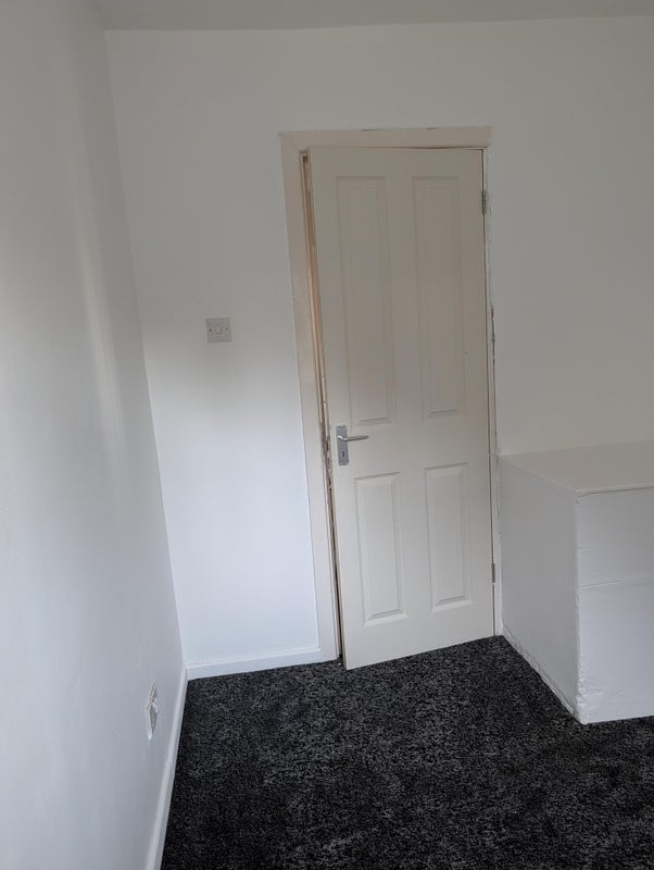 Room Arnhem Drive in Greater London