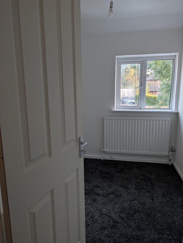 Room Arnhem Drive in Greater London