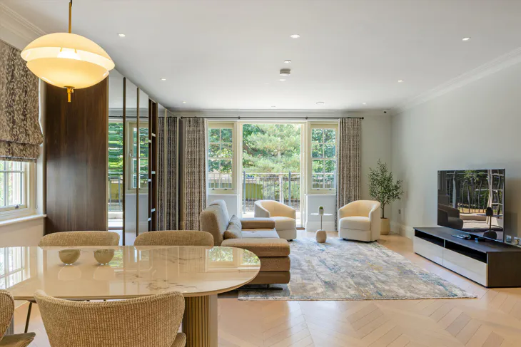 Flat King John Square in Borough of Runnymede