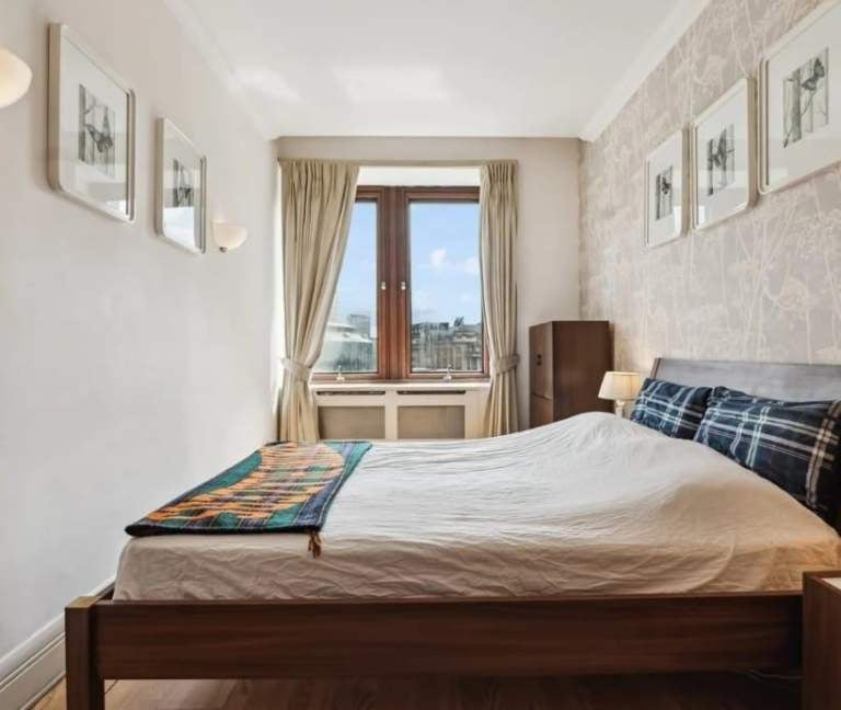 Flat Epsom Road in Greater London