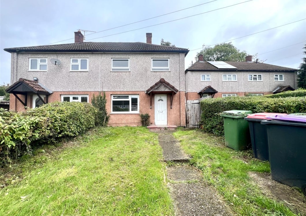House Lancaster Avenue in Dawley