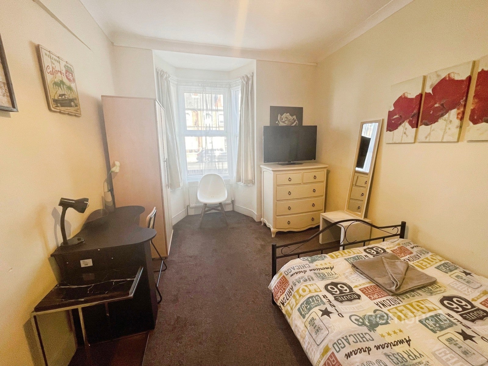 Room Caversham Road in Reading
