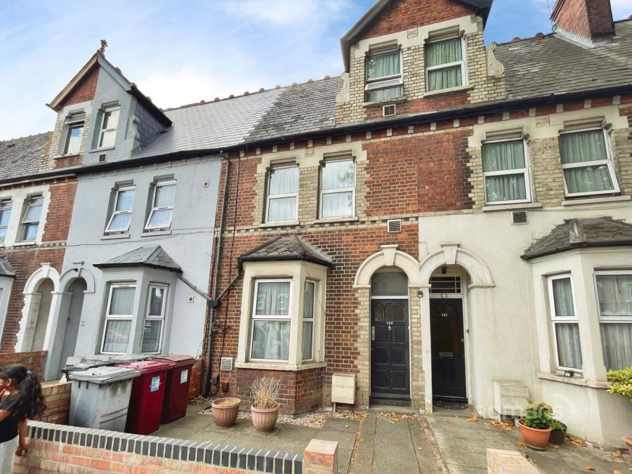 Room Caversham Road in Reading