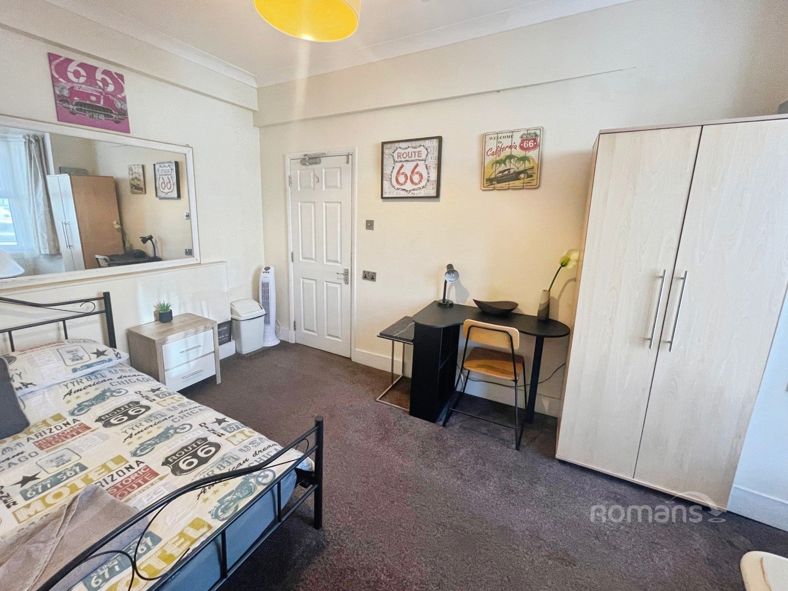 Room Caversham Road in Reading