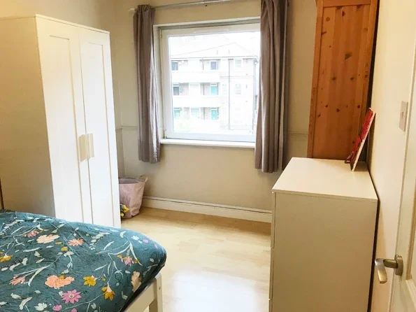 Flat Nelson Square in Greater London