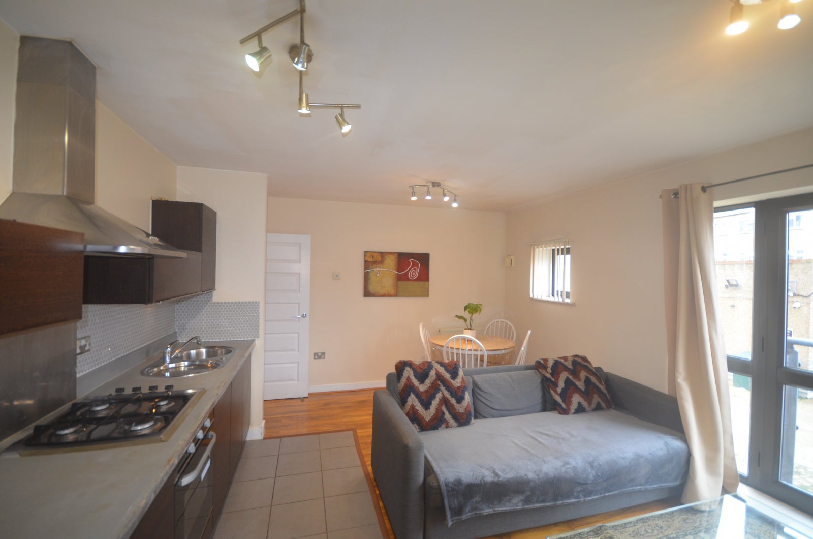 Flat Parham Drive in London