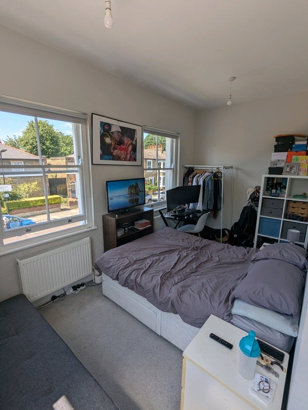 Room Englefield Road in Greater London