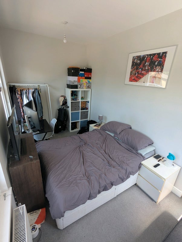 Room Englefield Road in Greater London